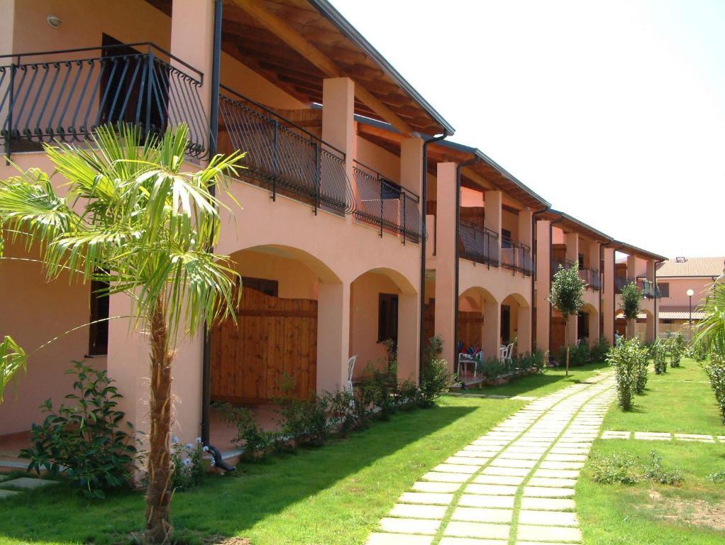 Club Valtur Porto Ada Hotel Пицо Екстериор снимка